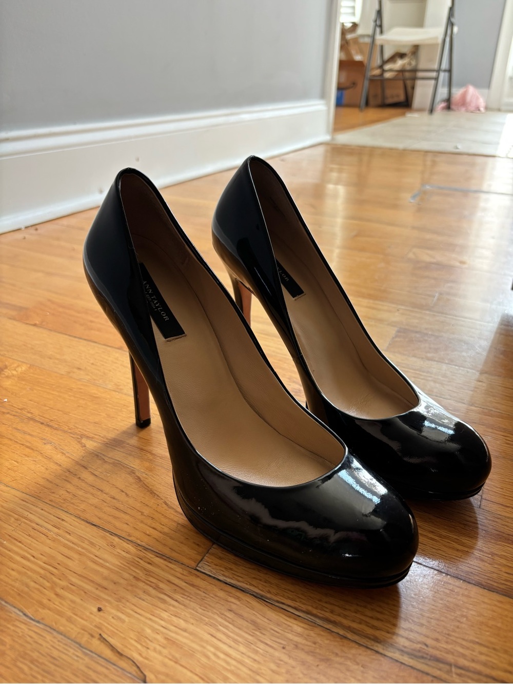 Ann Taylor Black Patent Leather Round Toe Heels